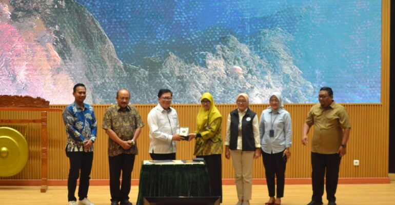 Perjanjian Kerja Sama Fakultas Kehutanan IPB University bersama BP2SDM