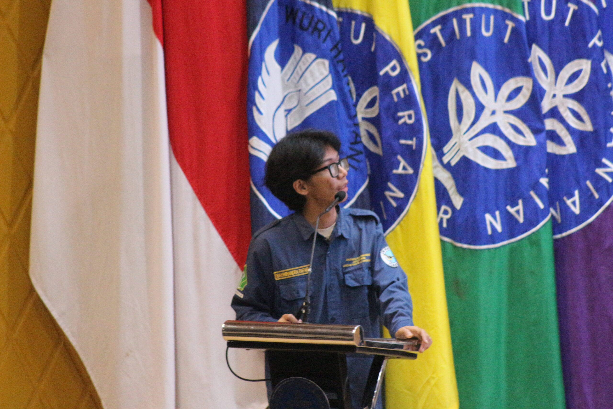 Pemaparan hasil studi oleh Ketua Pelaksana Studi Konservasi Lingkungan Surili 2025, Raywirandra Rafael